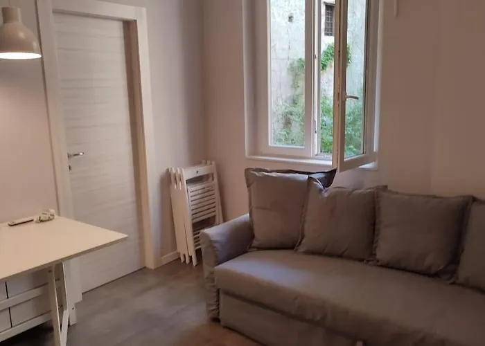 109C Mezzocannone Charming Flat